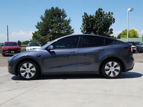 Used 2023 Tesla Model Y Long Range AWD/4WD image 2
