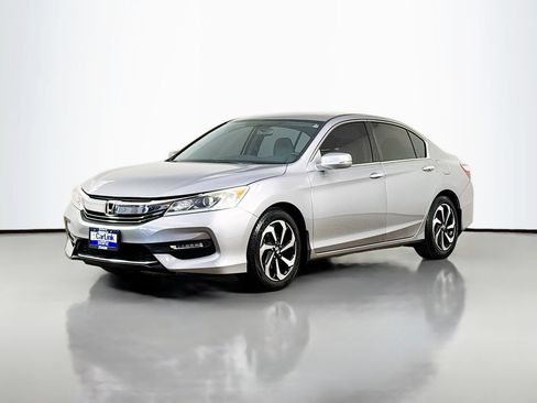 Used 2017 Honda Accord EX image 3