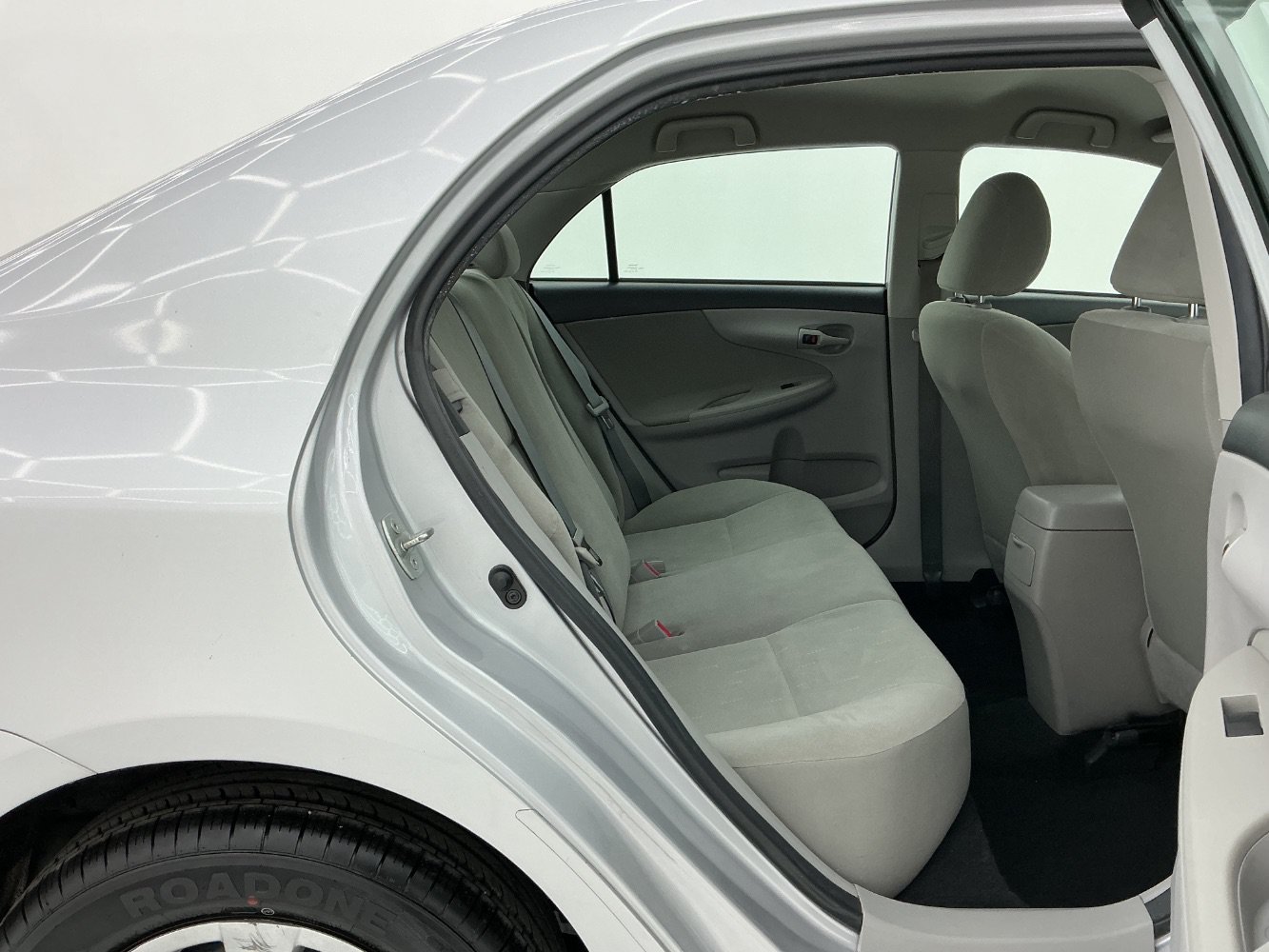 Used 2012 Toyota Corolla L FWD image 21