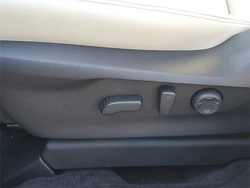 New 2025 Subaru Ascent Limited w/ Popular Package #2 image 18