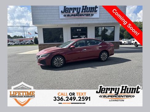 Used 2023 Nissan Altima 2.5 SV w/ SV Premium Package AWD/4WD image 1
