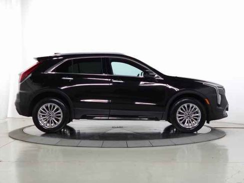 Certified 2025 Cadillac XT4 Premium Luxury image 10