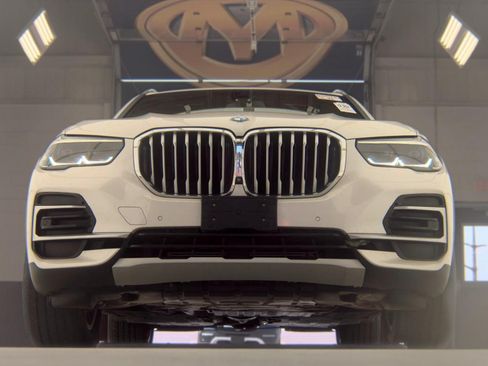 Used 2021 BMW X5 M50i w/ Executive Package AWD/4WD image 8