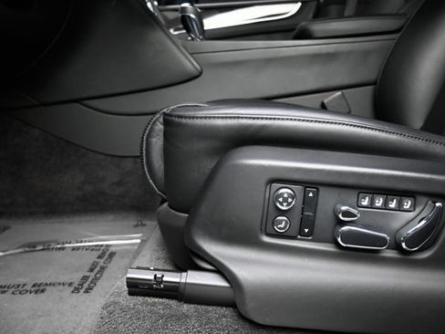 Used 2019 Bentley Bentayga image 53