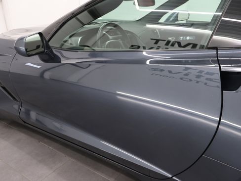 Used 2019 Chevrolet Corvette Stingray Coupe w/ Carbon Flash Badge Package RWD image 28