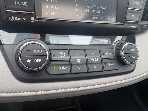 Used 2016 Toyota RAV4 XLE AWD/4WD image 19