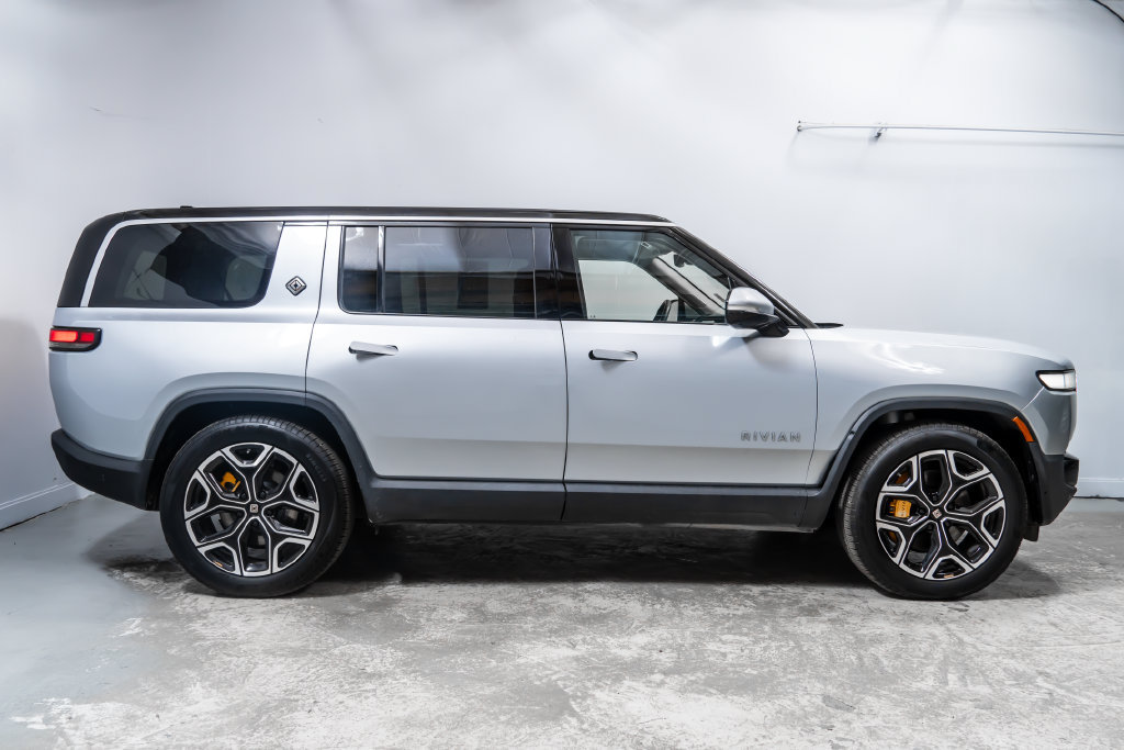 Used 2023 Rivian R1S Launch Edition Quad AWD/4WD image 8