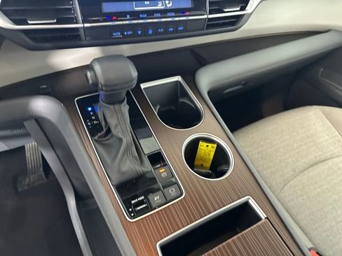 Used 2024 Toyota Sienna LE image 20