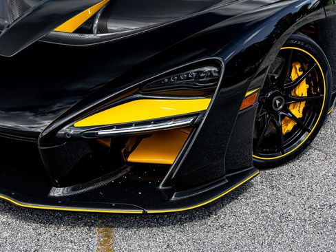 Used 2019 McLaren Senna image 81