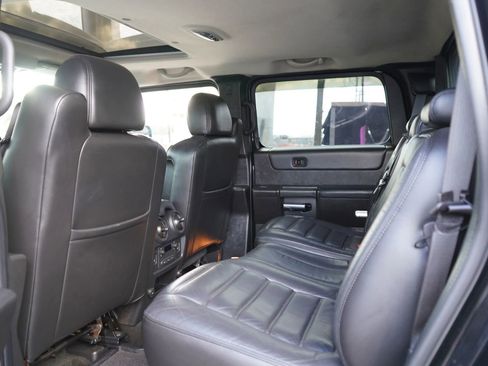 Used 2005 HUMMER H2 SUT w/ Preferred Equipment Group AWD/4WD image 17