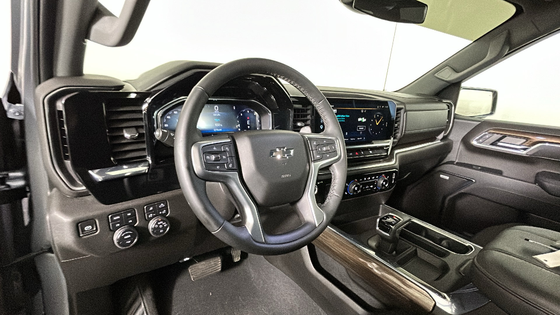 Used 2024 Chevrolet Silverado 1500 RST w/ Convenience Package II AWD/4WD image 17