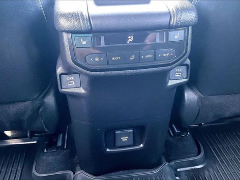 Used 2025 Toyota Grand Highlander AWD image 34