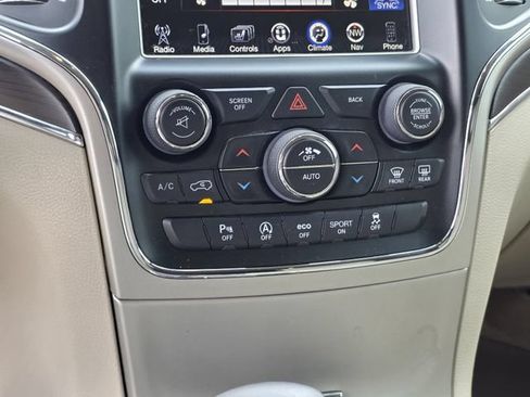 Used 2017 Jeep Grand Cherokee Overland RWD image 22