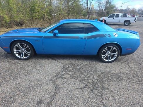 Used 2016 Dodge Challenger R/T Plus image 2