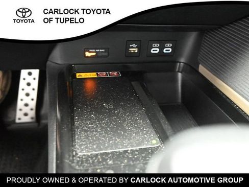 Used 2025 Toyota Camry SE w/ Convenience Package image 14