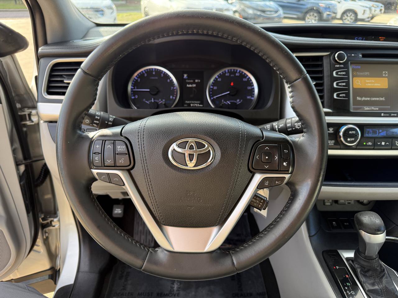 Used 2019 Toyota Highlander Plus FWD image 14