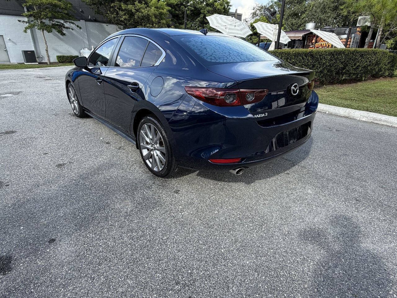 Used 2019 MAZDA MAZDA3 Sedan w/ Preferred Package FWD image 4