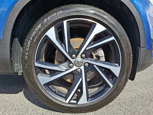 Used 2020 Volvo XC40 T5 R-Design image 8