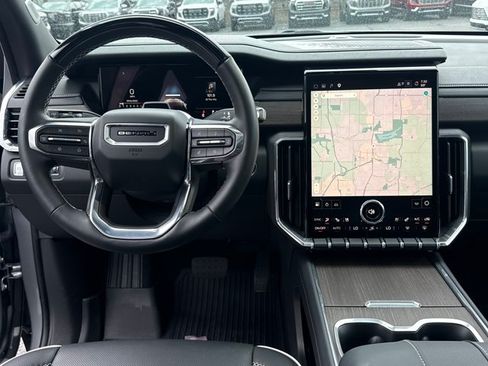 Used 2025 GMC Acadia Denali w/ Super Cruise Package FWD image 8