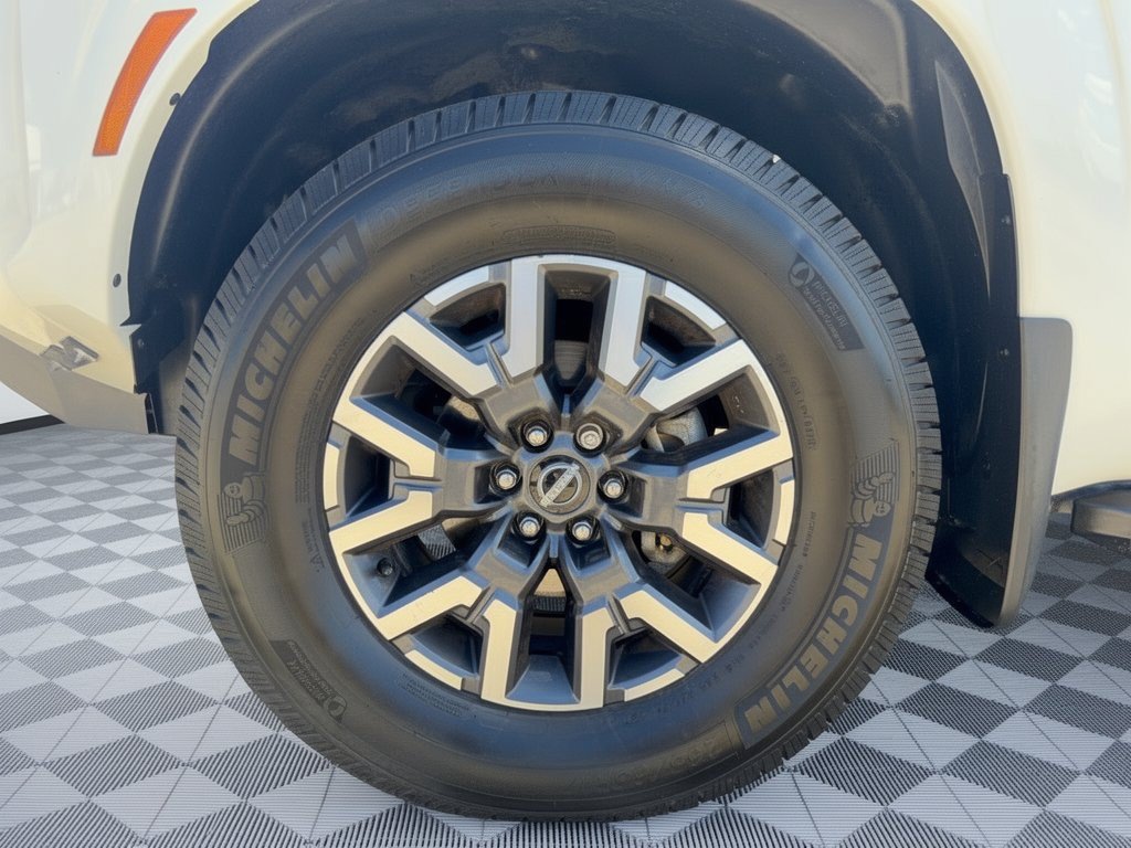 Used 2024 Nissan Frontier SL w/ Technology Package AWD/4WD image 13
