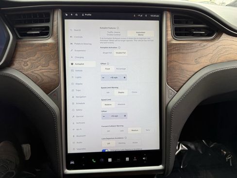 Used 2018 Tesla Model X 75D image 30