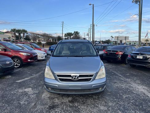 Used 2007 Hyundai Entourage Limited image 1