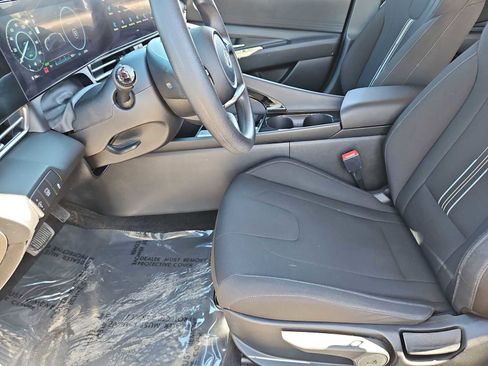 Used 2024 Hyundai Elantra Blue image 15