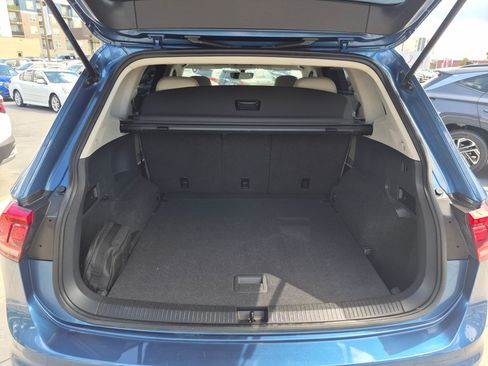 Used 2019 Volkswagen Tiguan SE w/ Panoramic Sunroof Package AWD/4WD image 27