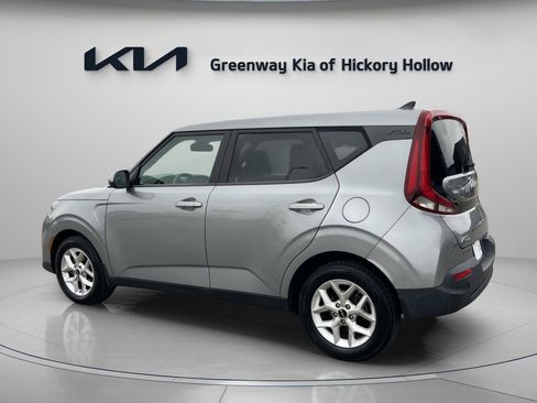 Certified 2022 Kia Soul LX w/ Technology Package image 4