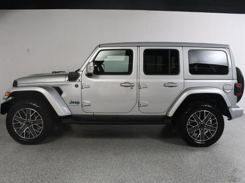 Used 2024 Jeep Wrangler High Altitude AWD/4WD image 4