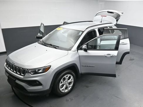 Used 2024 Jeep Compass Latitude AWD/4WD image 33