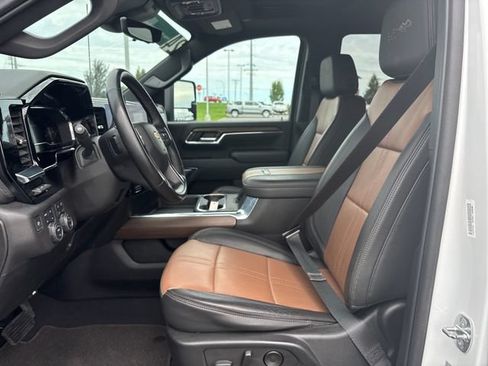 Certified 2024 Chevrolet Silverado 2500 High Country w/ High Country Premium Package AWD/4WD image 9