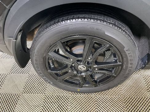 Used 2021 Nissan Kicks SR w/ SR Premium Package FWD image 10