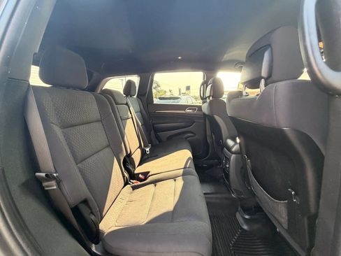 Used 2018 Jeep Grand Cherokee Laredo AWD/4WD image 24
