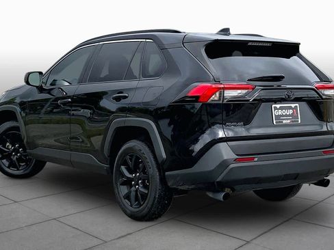 Used 2021 Toyota RAV4 LE image 12