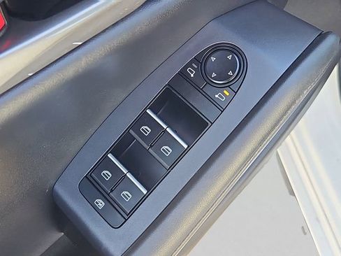 Used 2023 MAZDA MAZDA3 s image 21