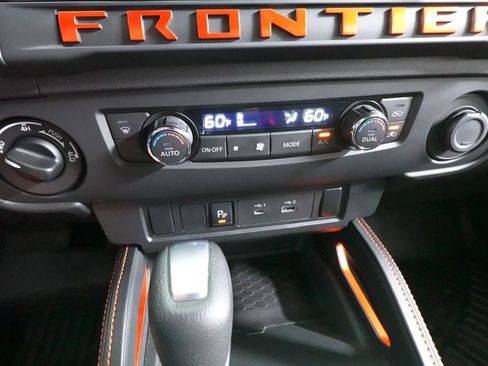 Used 2025 Nissan Frontier PRO-4X image 12