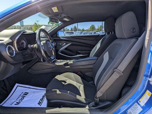 Used 2018 Chevrolet Camaro LT RWD image 12