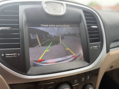 Used 2013 Chrysler 300 w/ Driver Convenience Group RWD image 21