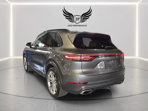 Used 2023 Porsche Cayenne AWD/4WD image 7