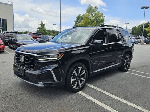 Used 2024 Honda Pilot Touring image 4