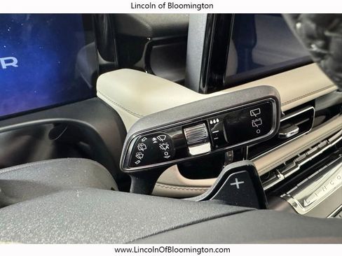 New 2026 Lincoln Aviator AWD image 34