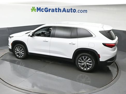 Used 2025 Buick Enclave Preferred image 22