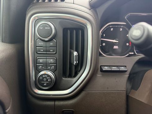 Used 2022 GMC Sierra 2500 Denali w/ Denali Black Diamond Edition AWD/4WD image 34