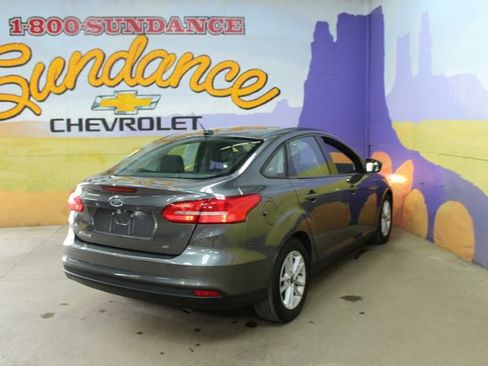 Used 2017 Ford Focus SE FWD image 8
