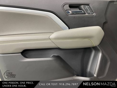 Used 2023 Chevrolet Colorado ZR2 w/ ZR2 Convenience Package III image 17