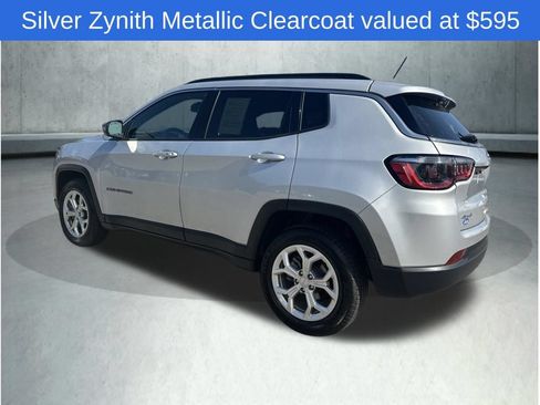 Used 2024 Jeep Compass Latitude AWD/4WD image 3