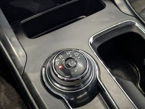 Used 2019 Ford Fusion Titanium image 11