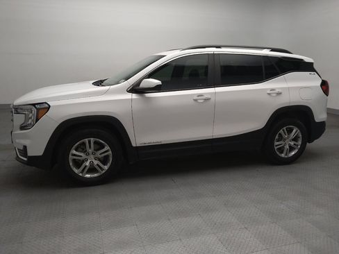 Used 2023 GMC Terrain SLE w/ Driver Convenience Package FWD image 2