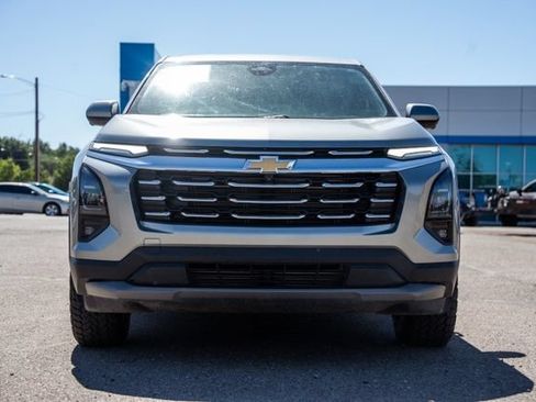 Used 2025 Chevrolet Equinox LT w/ Safety and Technology Package FWD image 2